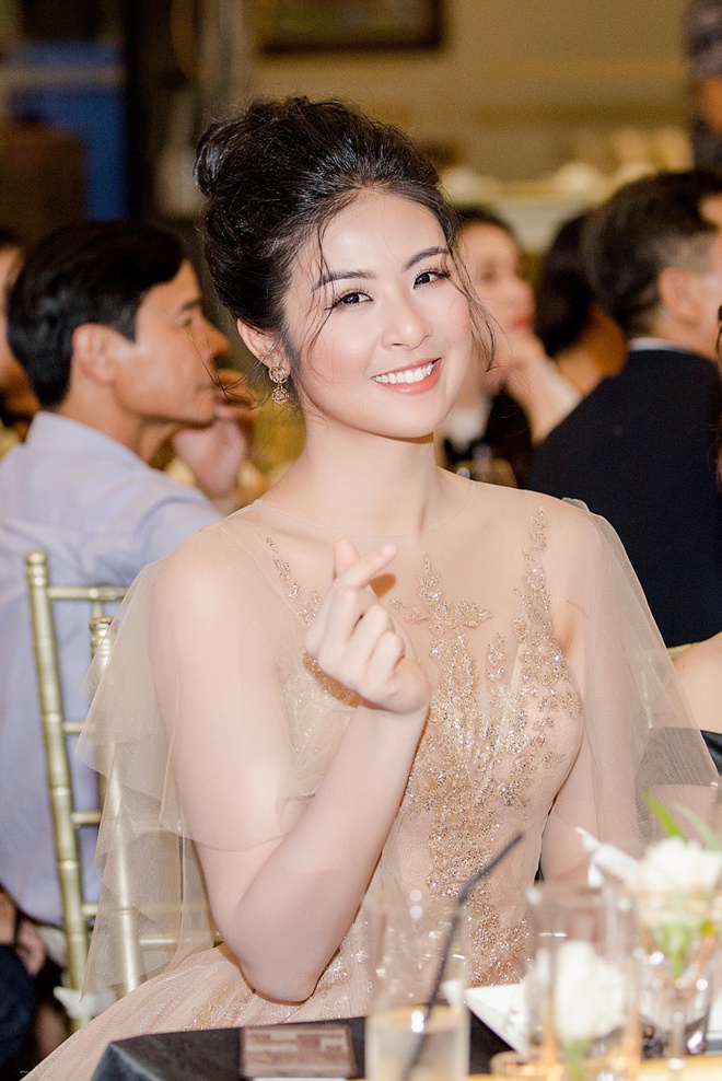 C&ugrave;ng diện đồ lộng lẫy dự sự kiện, Hoa hậu Ngọc H&acirc;n v&agrave; &Aacute; hậu T&uacute; Anh ai đẹp hơn? - Ảnh 10.