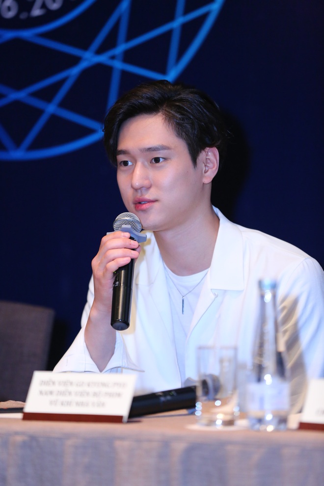 Kang Tae Oh aegyo chiều fan, Go Kyung Pyo xuất hiện cực lịch l&atilde;m - Ảnh 25.