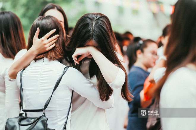 Teen Việt Đức sẽ nhớ lắm những cái ôm, những giọt nước mắt chia tay trong lễ bế giảng sáng nay! - Ảnh 26.