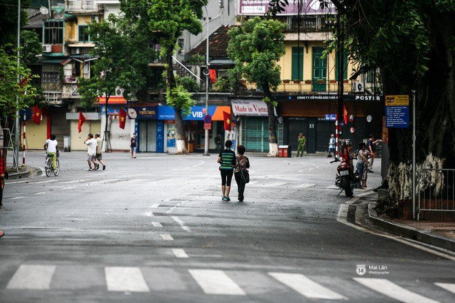 Tròn 1 năm khai trương, phố đi bộ Hồ Gươm đã trở thành một phần không thể thiếu của người Hà Nội - Ảnh 11.