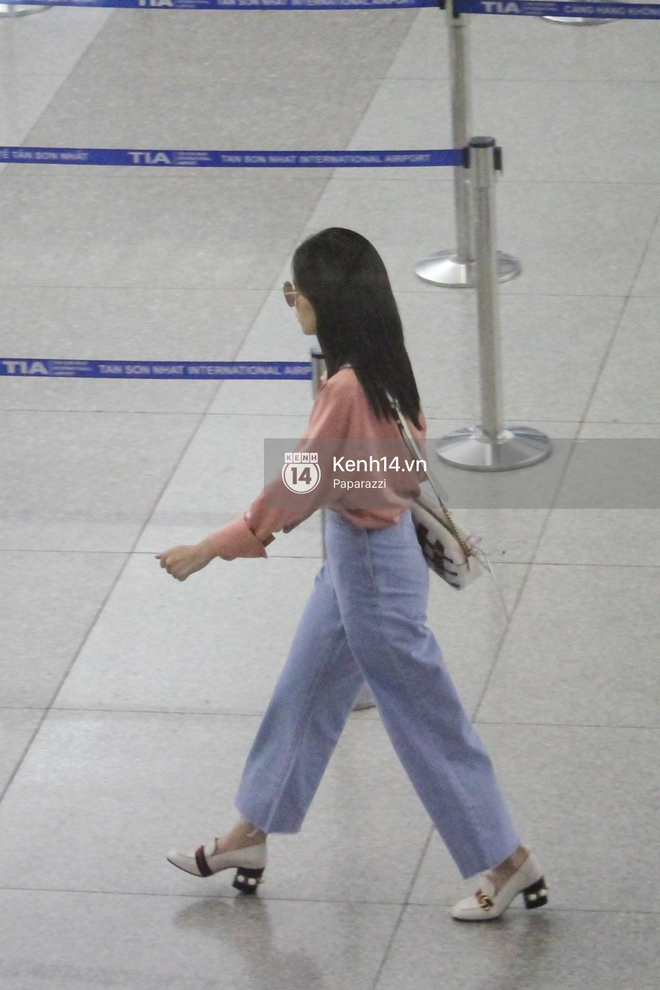 Chi Pu xuất hiện giản dị ở s&acirc;n bay, sang Thuỵ Điển tham quan trụ sở đầu ti&ecirc;n của H&M - Ảnh 5.