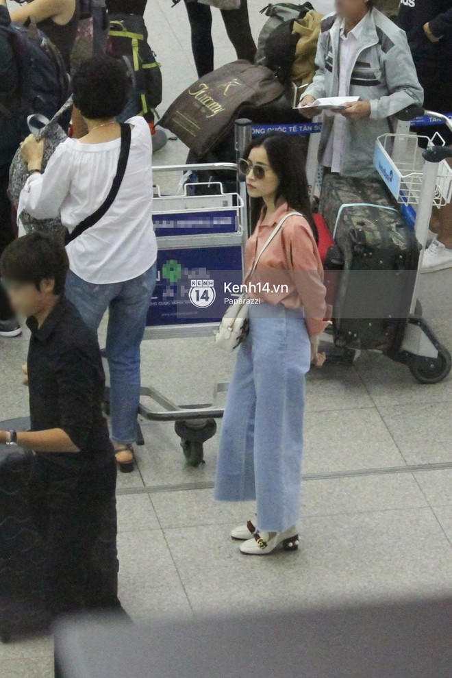 Chi Pu xuất hiện giản dị ở s&acirc;n bay, sang Thuỵ Điển tham quan trụ sở đầu ti&ecirc;n của H&M - Ảnh 6.
