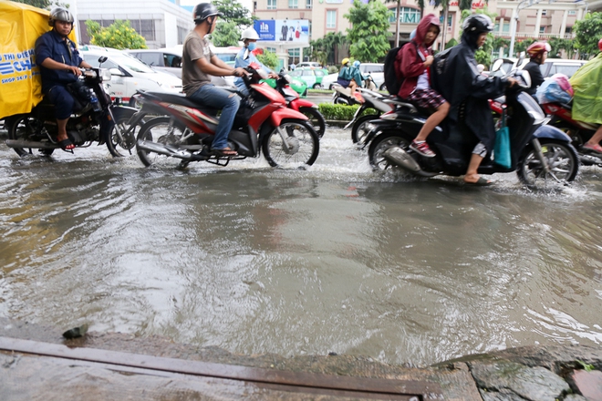 Cận cảnh quái vật thông minh ở Sài Gòn có thể hút sạch nước trên đường ngập chỉ sau 15 phút - Ảnh 3.