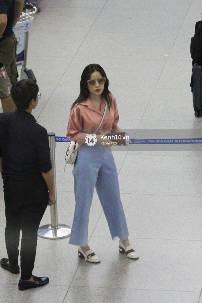 Chi Pu xuất hiện giản dị ở s&acirc;n bay, sang Thuỵ Điển tham quan trụ sở đầu ti&ecirc;n của H&M - Ảnh 11.