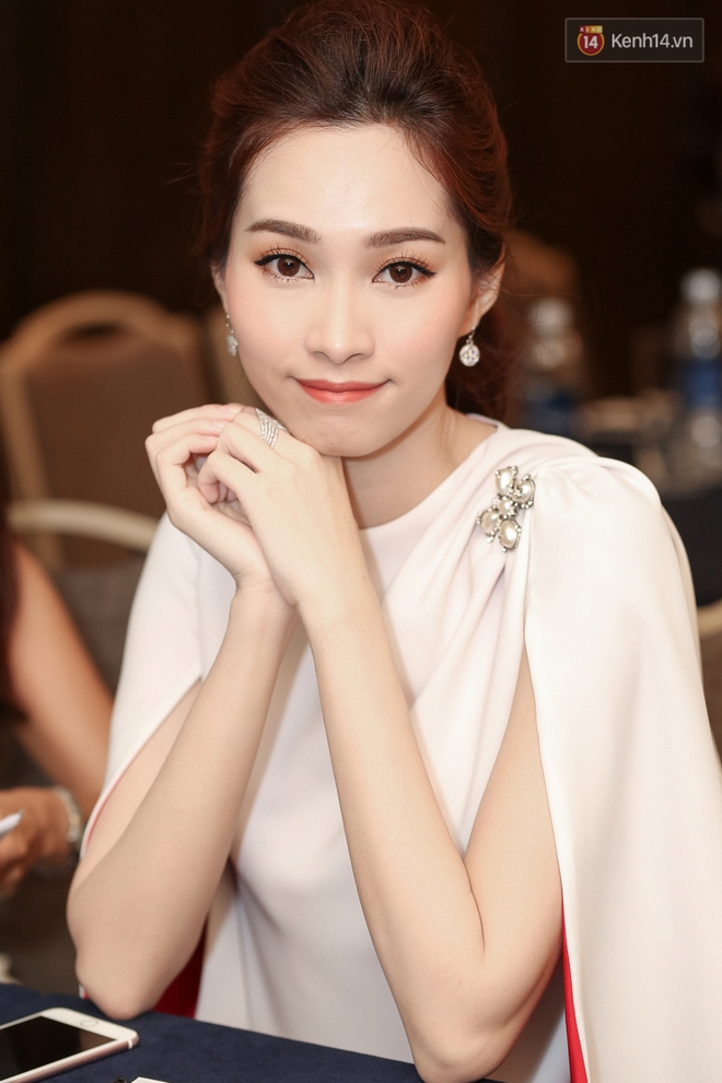 Cận kề ng&agrave;y cưới, hoa hậu Đặng Thu Thảo vẫn tất bật chạy sự kiện với nhan sắc rạng rỡ - Ảnh 2.