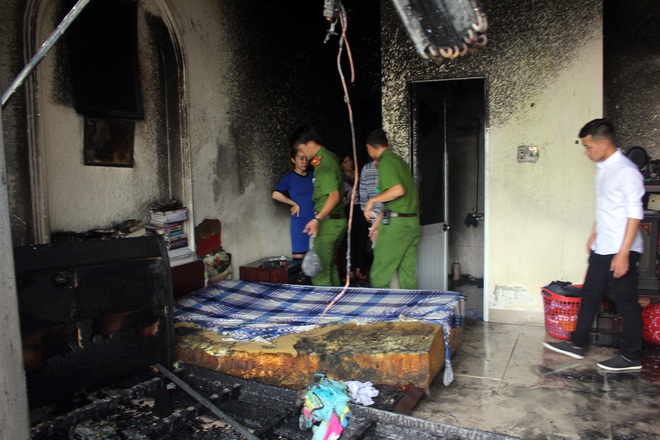 Cháy lớn tại khách sạn 5 tầng ở Đà Nẵng, nhiều tài sản bị thiêu rụi - Ảnh 1.