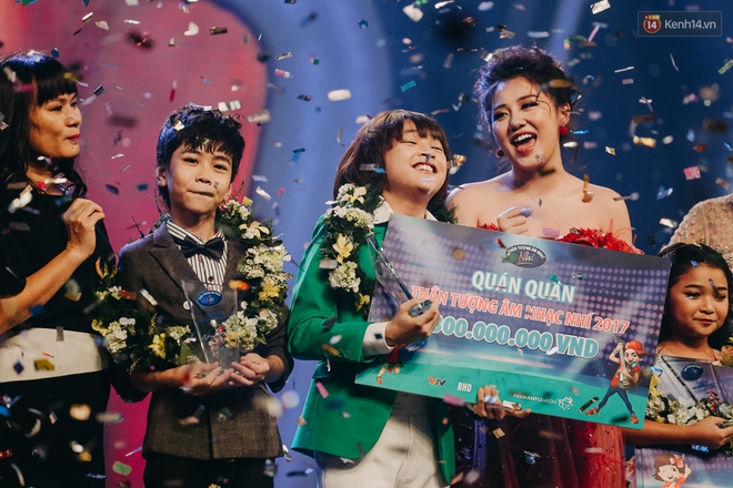 Cậu bé 12 tuổi Thiên Khôi chiến thắng Vietnam Idol Kids mùa 2 một cách áp đảo! - Ảnh 3.