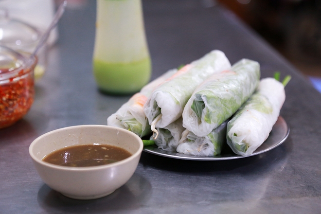 Phố ẩm thực hội tụ các món ăn 3 miền đầu tiên ở Sài Gòn có gì đặc biệt? - Ảnh 11.