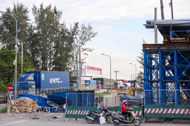 Kẹt xe kỷ lục k&eacute;o d&agrave;i hơn 1 ng&agrave;y tại đường dẫn v&agrave;o cảng lớn nhất S&agrave;i G&ograve;n - Ảnh 18.