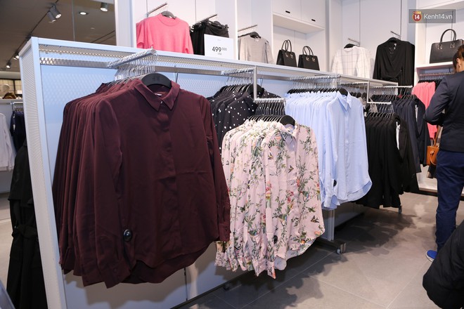 Buổi khai trương sớm store H&M Hà Nội: Đồ mùa đông đẹp, đa dạng với giá rất mềm, áo nỉ 249K, áo len 499K - Ảnh 17.