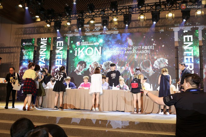 Ký tặng tại Việt Nam: iKON không hổ là đại diện nhan sắc của YG, KRUNK cuối cùng đã xuất hiện rồi! - Ảnh 6.