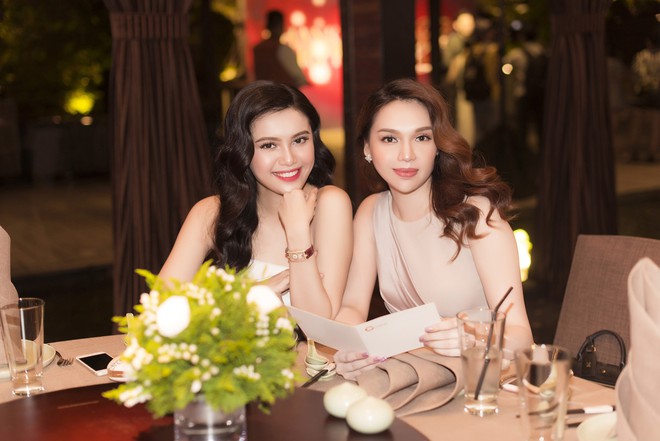 Cặp chị em Hoa hậu Diệu Hân - Á hậu Diệu Thùy rạng rỡ khoe sắc tại sự kiện - Ảnh 5.