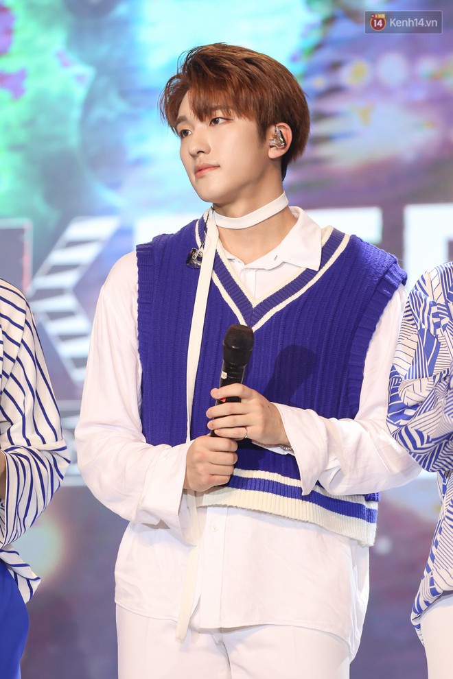 Show diễn SNUPER tại TP.HCM: 2 th&agrave;nh vi&ecirc;n bỗng g&acirc;y ch&uacute; &yacute; v&igrave; điển trai, khoe ch&acirc;n d&agrave;i mi&ecirc;n man tr&ecirc;n s&acirc;n khấu - Ảnh 10.