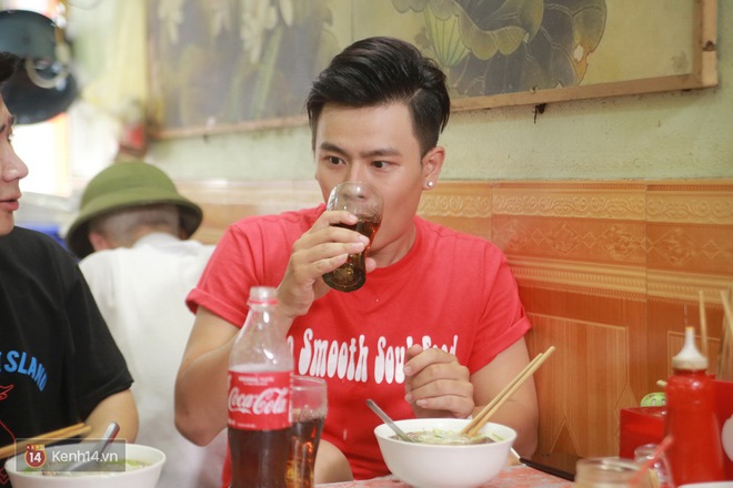 Đói Chưa Nhỉ: Theo chân 2 MC Bữa trưa vui vẻ tới quán phở nổi tiếng nhất Nam Định - Ảnh 8.