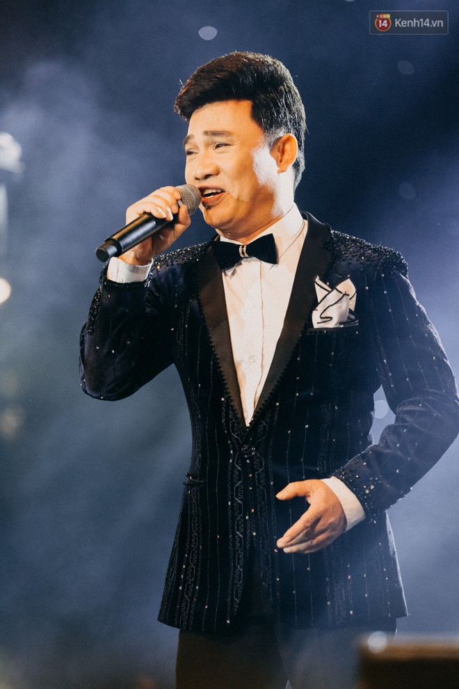 Clip: Rocker Phương Thanh, H&ograve;a Minzy khiến kh&aacute;n giả nổi da g&agrave; với những nốt cao m&aacute;u lửa trong đ&ecirc;m nhạc kỷ niệm 20 năm L&agrave;n S&oacute;ng Xanh - Ảnh 29.