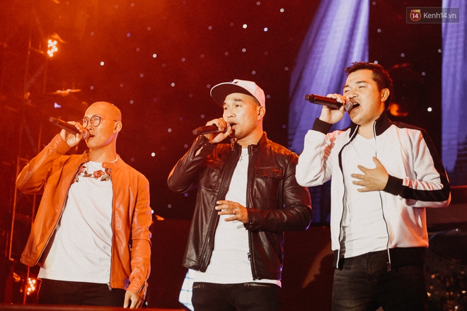 Clip: Rocker Phương Thanh, H&ograve;a Minzy khiến kh&aacute;n giả nổi da g&agrave; với những nốt cao m&aacute;u lửa trong đ&ecirc;m nhạc kỷ niệm 20 năm L&agrave;n S&oacute;ng Xanh - Ảnh 30.