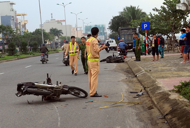 Đà Nẵng: Chạy xe máy với tốc độ cao, nam thanh niên tử vong tại chỗ - Ảnh 1.