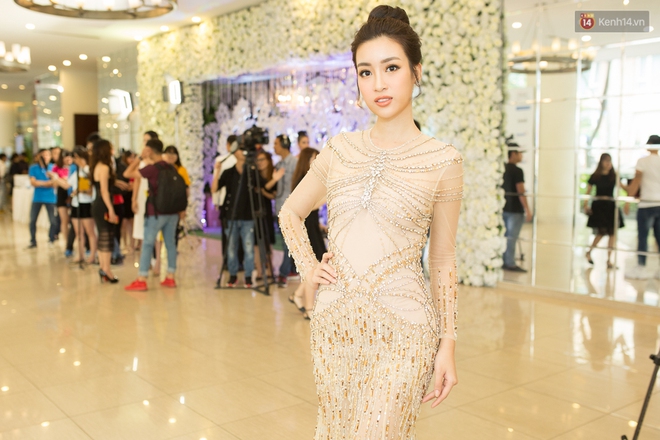 Cận cảnh nhan sắc Hoa hậu Mỹ Linh trước thềm l&ecirc;n đường đi thi Miss World 2017 - Ảnh 3.