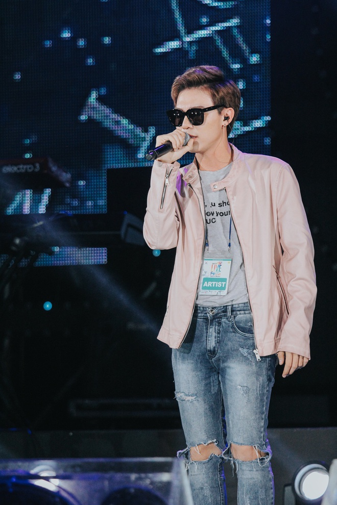 Erik được thành viên Nuest W khen ngợi, tự tin mang hit của mình biểu diễn tại Asia Song Festival 2017 - Ảnh 8.