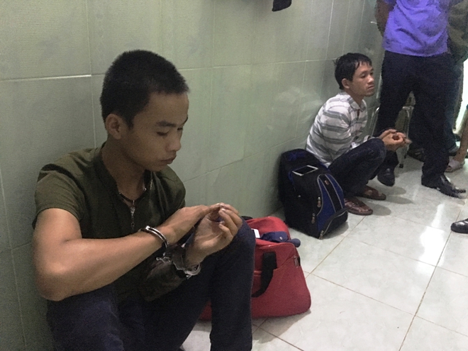 Quảng Nam: Bắt 5 đối tượng nam nữ thu&ecirc; 2 ph&ograve;ng trọ để b&aacute;n v&agrave; ph&ecirc; ma t&uacute;y - Ảnh 1.