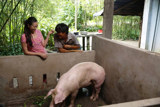 Lương Mạnh Hải m&ecirc; cờ bạc, đ&aacute;nh c&ocirc;ng an rồi lạc con trai trong phim mới của Vũ Ngọc Đ&atilde;ng - Ảnh 5.