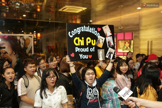 Chi Pu tự tin tr&igrave;nh diễn live 2 ca kh&uacute;c debut tr&ecirc;n s&acirc;n khấu ra mắt ch&iacute;nh thức ở vai tr&ograve; ca sĩ - Ảnh 21.
