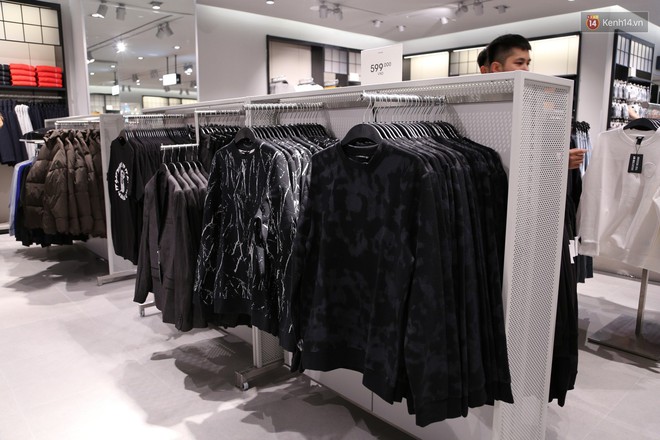 Buổi khai trương sớm store H&M Hà Nội: Đồ mùa đông đẹp, đa dạng với giá rất mềm, áo nỉ 249K, áo len 499K - Ảnh 20.