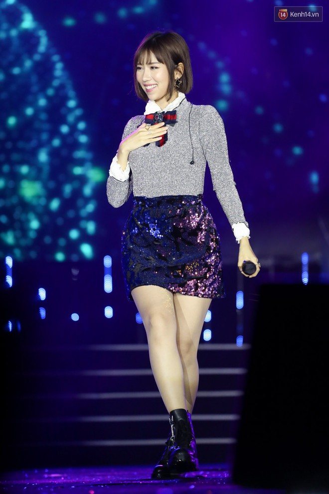 T-ara nói Cảm ơn bằng tiếng Việt, cúi gập người 90 độ cả 3 phía sân khấu để cảm ơn người hâm mộ - Ảnh 20.
