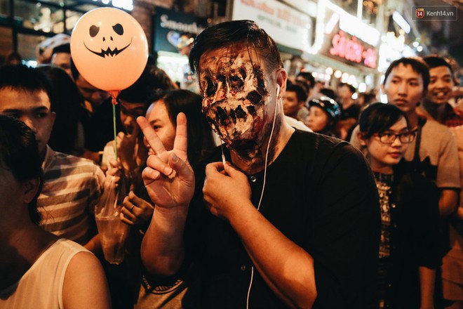 Giới trẻ Sài Gòn hưởng ứng Halloween: Phố đi bộ Bùi Viện là sàn hóa thân đặc sắc nhất năm nay! - Ảnh 9.