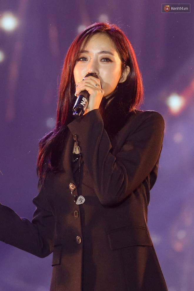 T-ara nói Cảm ơn bằng tiếng Việt, cúi gập người 90 độ cả 3 phía sân khấu để cảm ơn người hâm mộ - Ảnh 61.