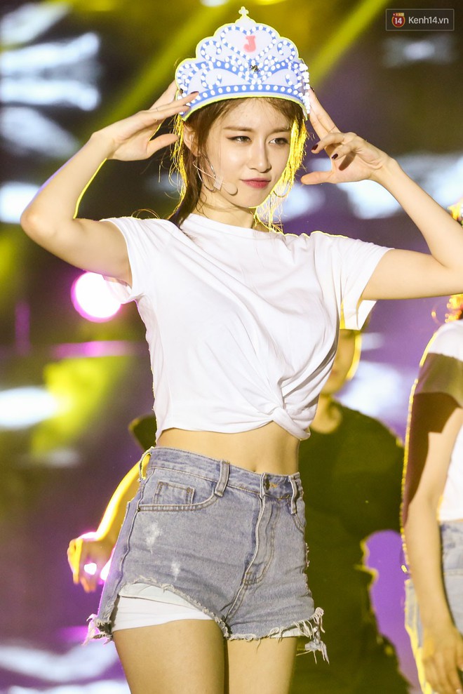 T-ara nói Cảm ơn bằng tiếng Việt, cúi gập người 90 độ cả 3 phía sân khấu để cảm ơn người hâm mộ - Ảnh 82.