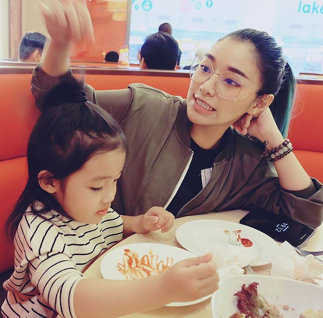 3 mẹ bỉm sữa hot nhất MXH: Chất lừ từ mẹ đến em b&eacute;! - Ảnh 5.