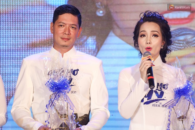 Bình Minh - Mai Thu Huyền diện áo dài trắng in tên phim mình đóng trong buổi ra mắt - Ảnh 4.