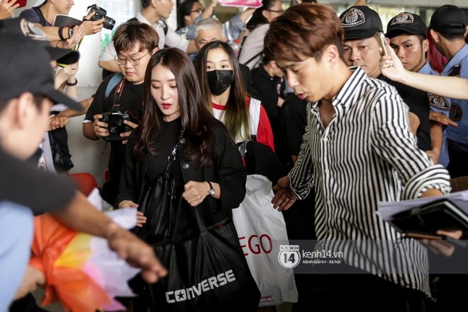 T-ara cùng dàn trai xinh gái đẹp Kpop đồng loạt đổ bộ, gây náo loạn sân bay Tân Sơn Nhất - Ảnh 17.