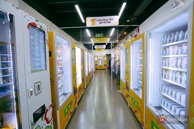 Người d&acirc;n th&iacute;ch th&uacute; gh&eacute; thăm cửa h&agrave;ng tiện lợi kh&ocirc;ng c&oacute; nh&acirc;n vi&ecirc;n thu tiền đầu ti&ecirc;n tại S&agrave;i G&ograve;n - Ảnh 3.