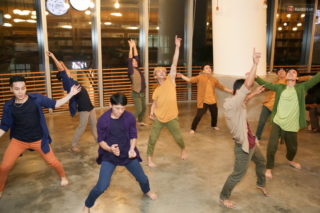John Huy Trần bắt tay với Qu&aacute;n qu&acirc;n nữ đầu ti&ecirc;n của So you think you can dance (bản Mỹ) l&agrave;m chương tr&igrave;nh m&uacute;a nghệ thuật - Ảnh 7.