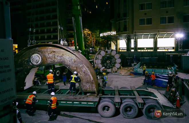 Quá trình vận chuyển Robot “siêu khủng” về nhà ga để đào hầm Metro Sài Gòn được thực hiện như thế nào? - Ảnh 6.