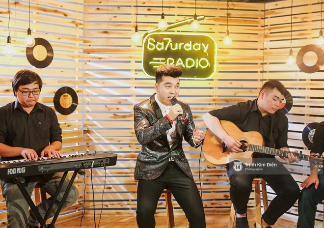 Radio Replay 2007: &ldquo;Cắn rứt&rdquo; - Cơn s&oacute;ng ngầm đ&igrave;nh đ&aacute;m của Ưng Ho&agrave;ng Ph&uacute;c trở lại đầy cảm x&uacute;c sau 10 năm - Ảnh 4.