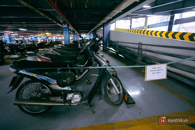 Nhà xe sân bay Tân Sơn Nhất có thể khởi kiện những chủ nhân của hàng trăm chiếc xe máy gửi suốt 2 năm không đến nhận? - Ảnh 1.