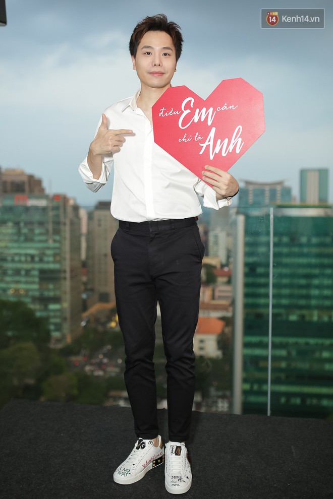 Minh Hằng đưa chuyện đề nghị cấp giấy ph&eacute;p biểu diễn, ch&egrave;n &eacute;p trong showbiz v&agrave;o MV mới - Ảnh 6.