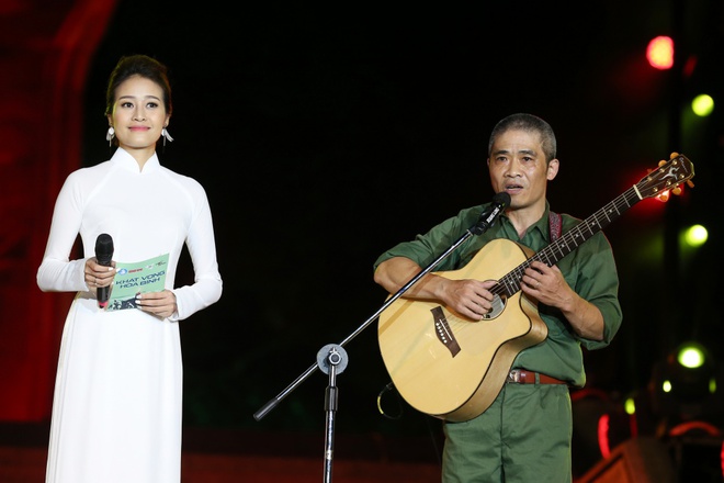 Đông Nhi nồng nàn, Phương Linh nghẹn ngào khi hát về những anh hùng của dân tộc - Ảnh 12.