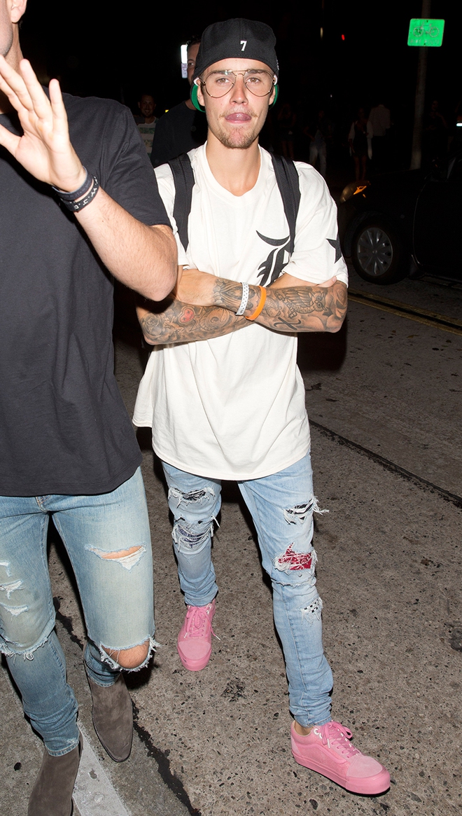 Giày của Justin Bieber chính xác là đôi giày hồng chất nhất hè này! - Ảnh 3.