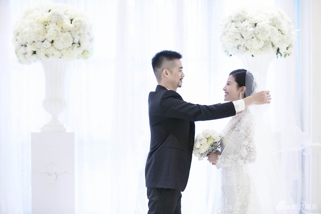 Triệu Vy thứ hai của Cbiz tổ chức đám cưới đẹp mộng mơ sau 2 năm kết hôn - Ảnh 12.