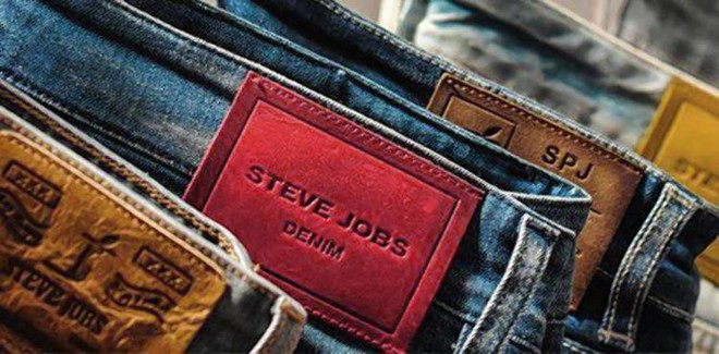 Đây là quần jeans mang thương hiệu Steve Jobs, Apple dù tức lắm nhưng không thể làm gì - Ảnh 2.