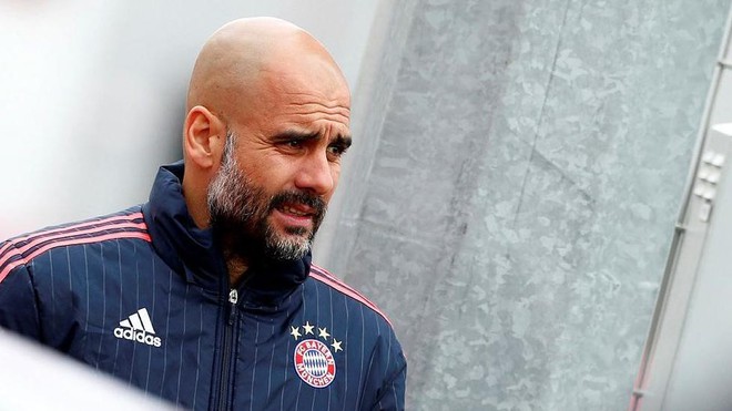 Pep Guardiola từng từ chối Man City v&igrave; phải l&ograve;ng cốc bia ở Munich - Ảnh 3.