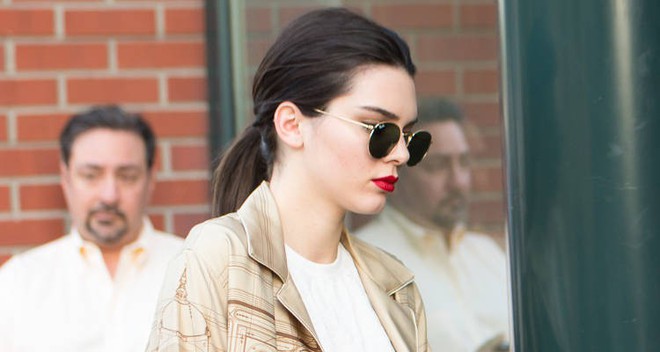 Mới 22 tuổi, Kendall Jenner rốt cuộc đã làm gì để trở thành người mẫu cá kiếm nhất thế giới? - Ảnh 2. Mới 22 tuổi, Kendall Jenner rốt cuộc đã làm gì để trở thành người mẫu cá kiếm nhất thế giới? - Ảnh 2.