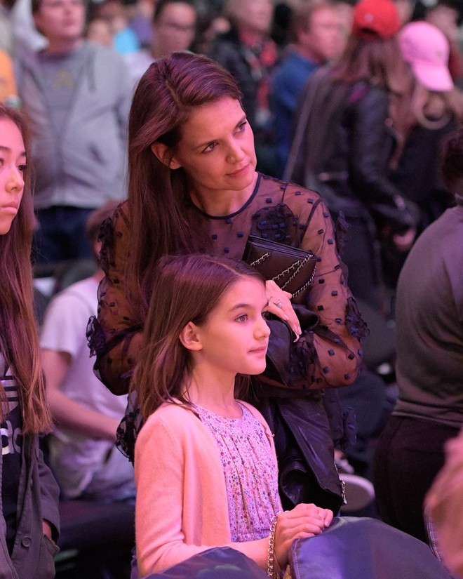 Qu&aacute; xinh từ năm mới 11 tuổi, Suri Cruise được khen chắc chắn sẽ trở th&agrave;nh mỹ nh&acirc;n - Ảnh 5.
