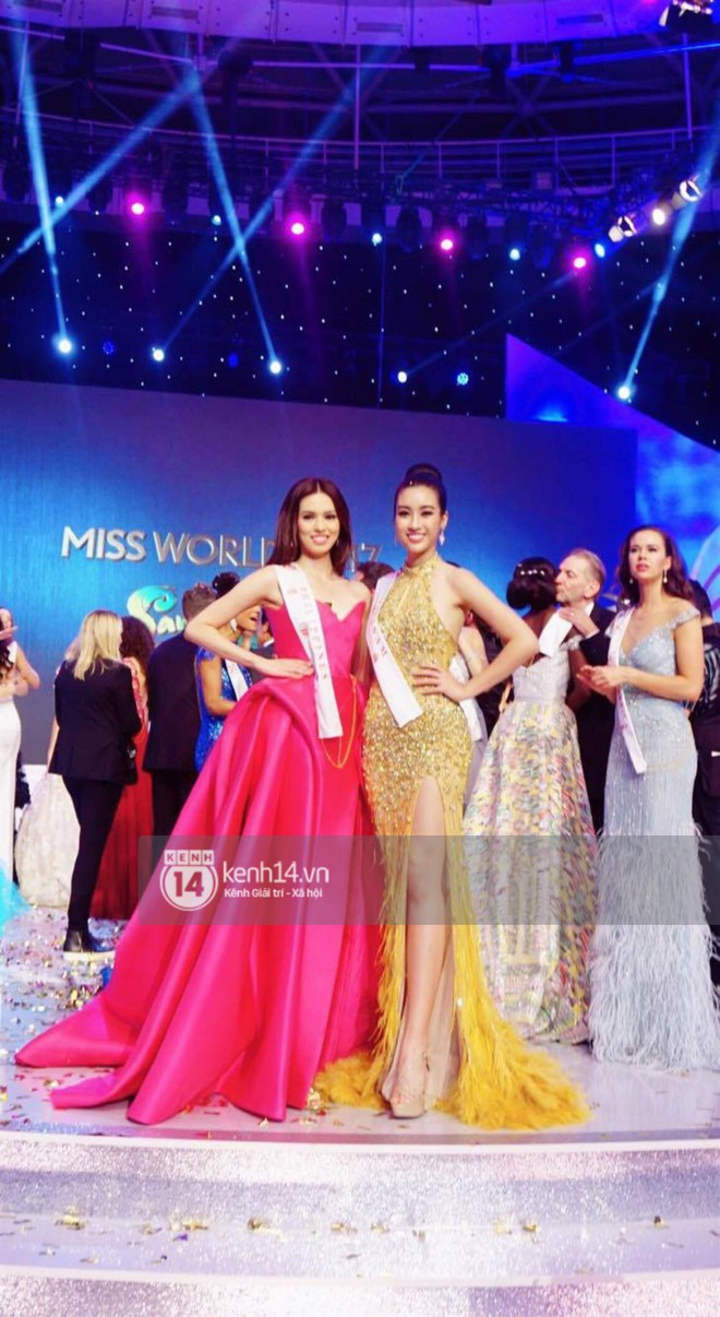 Clip phỏng vấn n&oacute;ng Mỹ Linh sau khi gi&agrave;nh giải Hoa hậu Nh&acirc;n &aacute;i tại Miss World 2017 - Ảnh 2.