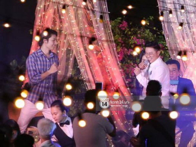 Vợ chồng Khởi My - Kelvin Kh&aacute;nh h&aacute;t 60 năm cuộc đời, nhắng nh&iacute;t tung hoa trong tiệc cưới - Ảnh 22.