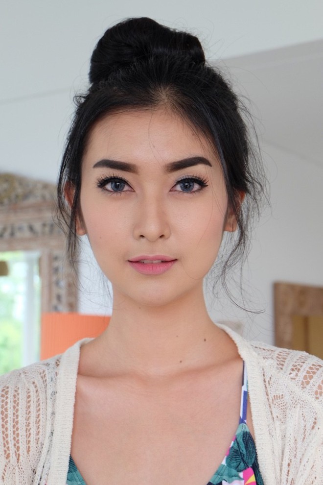 Nhan sắc xinh đẹp của đại diện Indonesia, cô gái đánh bại hơn 70 đối thủ vừa đăng quang Miss International 2017 - Ảnh 7.